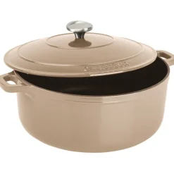 Le Chasseur cocotte ronde avec couvercle ""marron glacé"" 24 cm