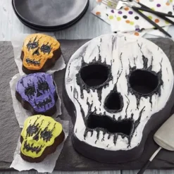 Moule à gâteau Crâne Halloween 3D Wilton